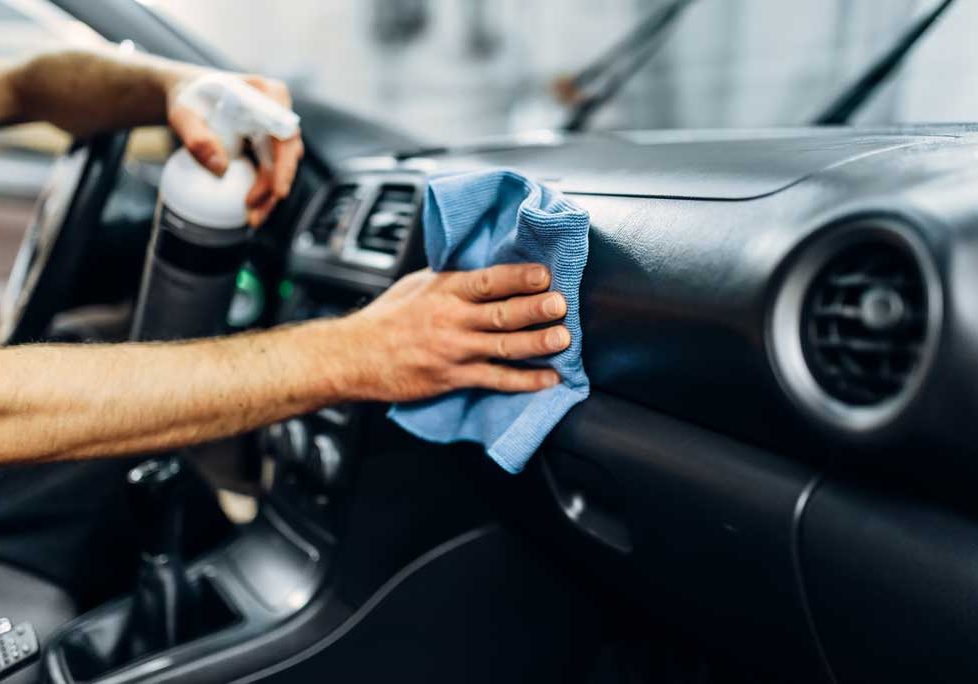 Detail pro cleans car dash